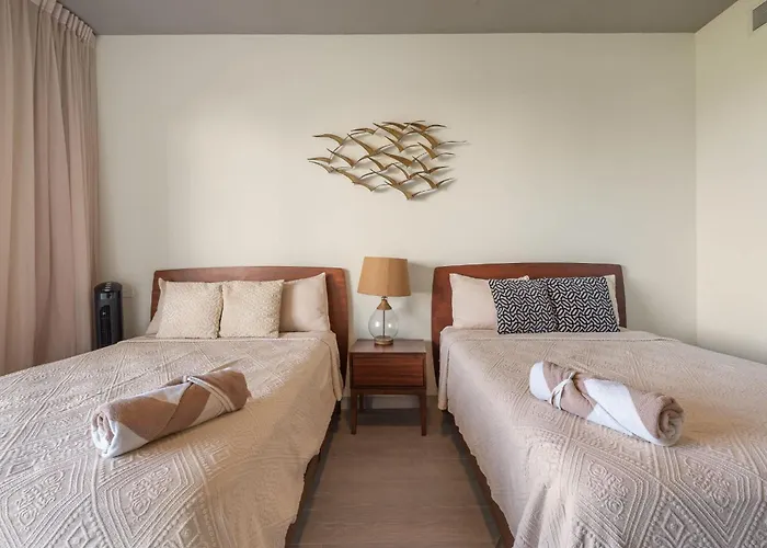 Hébergement de vacances Luxury 2bd 2ba Ocean View 200m From *