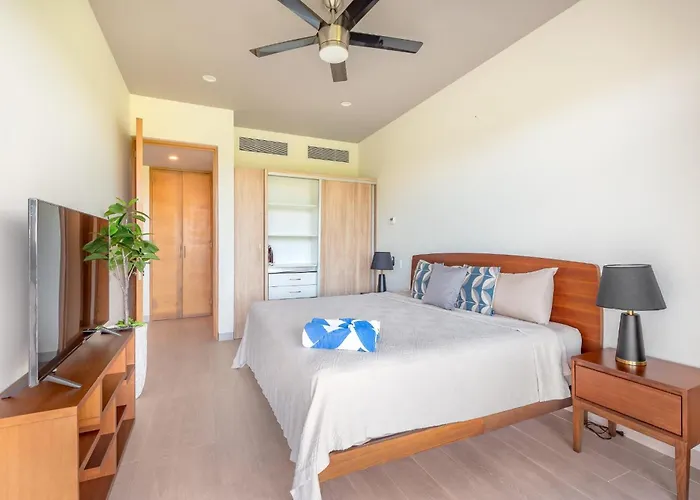 Luxury 2bd 2ba Ocean View 200m From